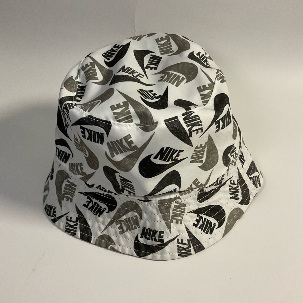 Kids Nike Reversible Bucket Hat